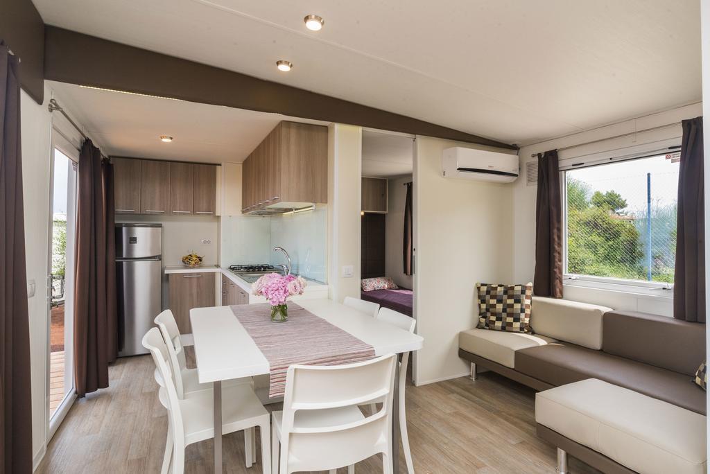 Mobile Homes Sunset Beach Замбратия Стая снимка